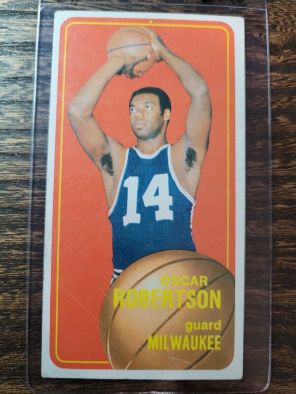 1970-71 TOPPS OSCAR ROBERTSON #100 BASKETBALL MILWAUKEE BUCKS